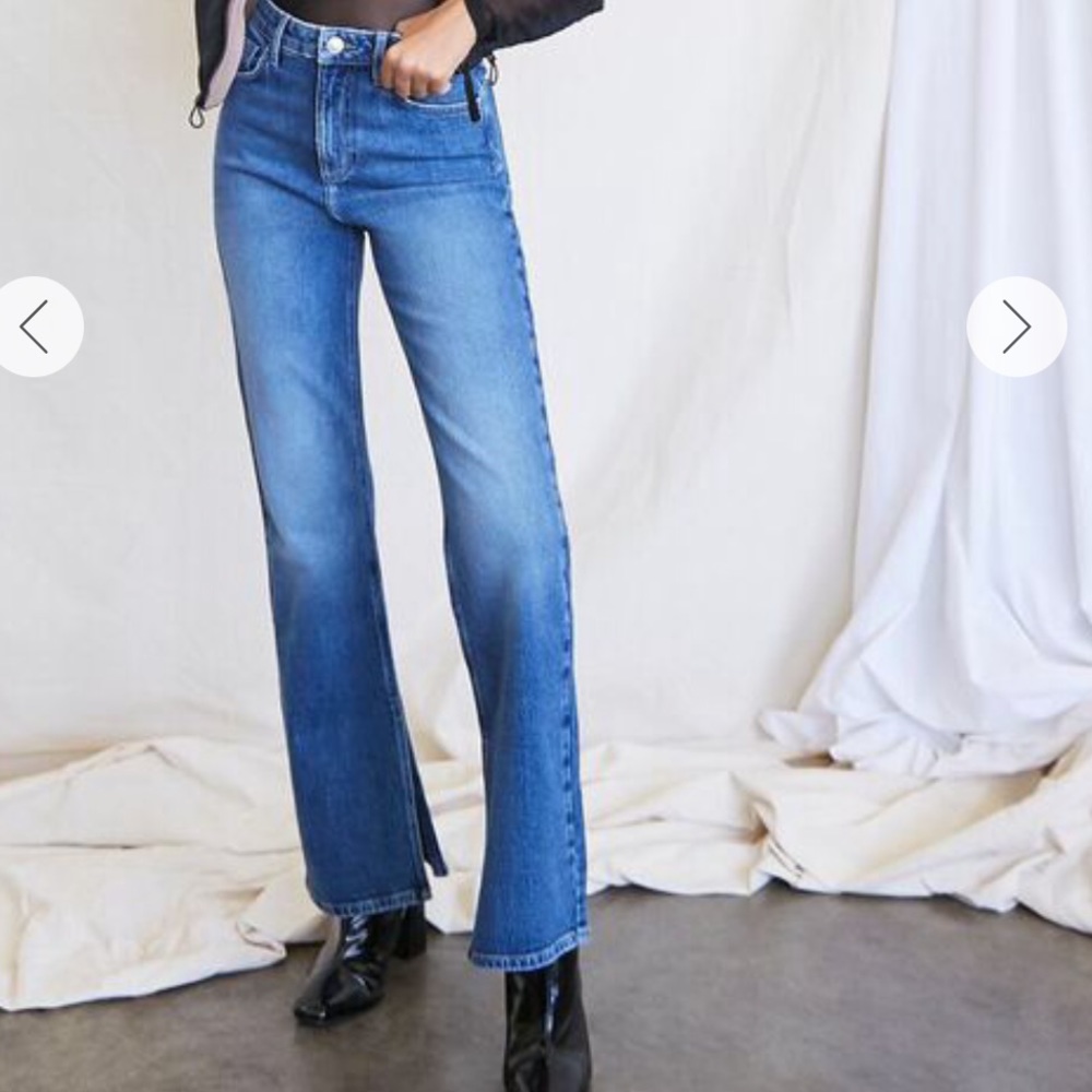 90s Fit High-Rise Flare Jean